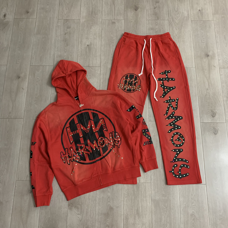 Street Fashion Hip Hop - ชุดเสื้อฮู้ดและกางเกงแบรนด์แฟชั่นสตรีท HARMONY พร้อมลายปั๊มร้อน ซิปคุณภาพสูง เสื้อคาร์ดิแกนลำลอง ชุดฮาร์โมนี่