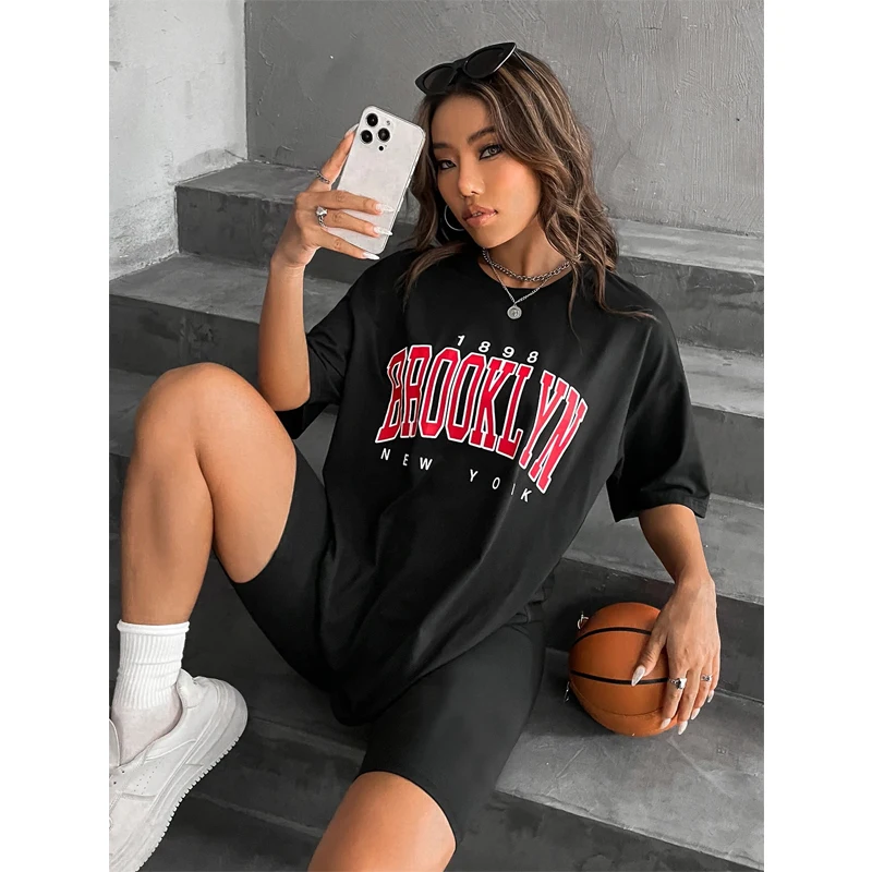 แฟชั่นสตรีวินเทจเสื้อยืด 1898  - Street Fashion New York 2025 บทวิจารณ์และราคา