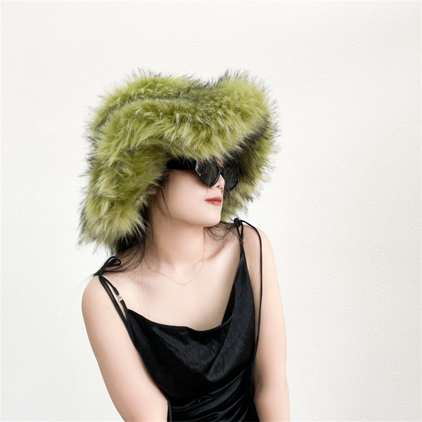 หมวกบักเก็ตขนเฟอร์เทียมฟูฟ่อง  - Bucket Hat Embroidered บทวิจารณ์และราคา